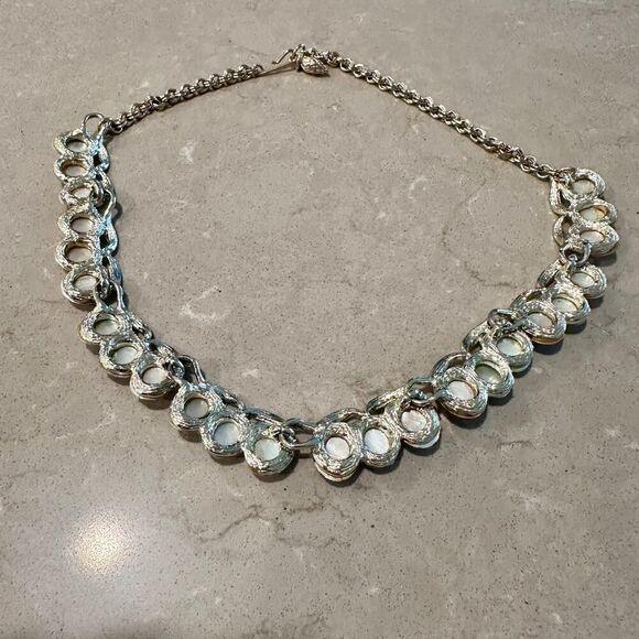 Rare Vintage Capri Shells Statement Necklace with textured Seashell Links - Picture 4 of 6